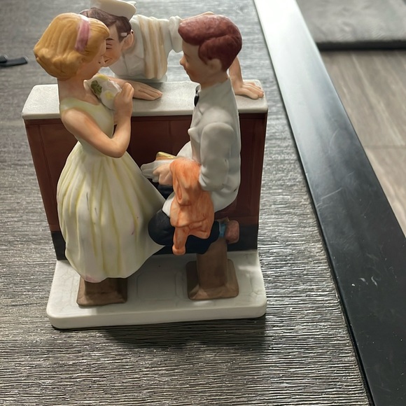 Norman Rockwell After the prom - Picture 1 of 9